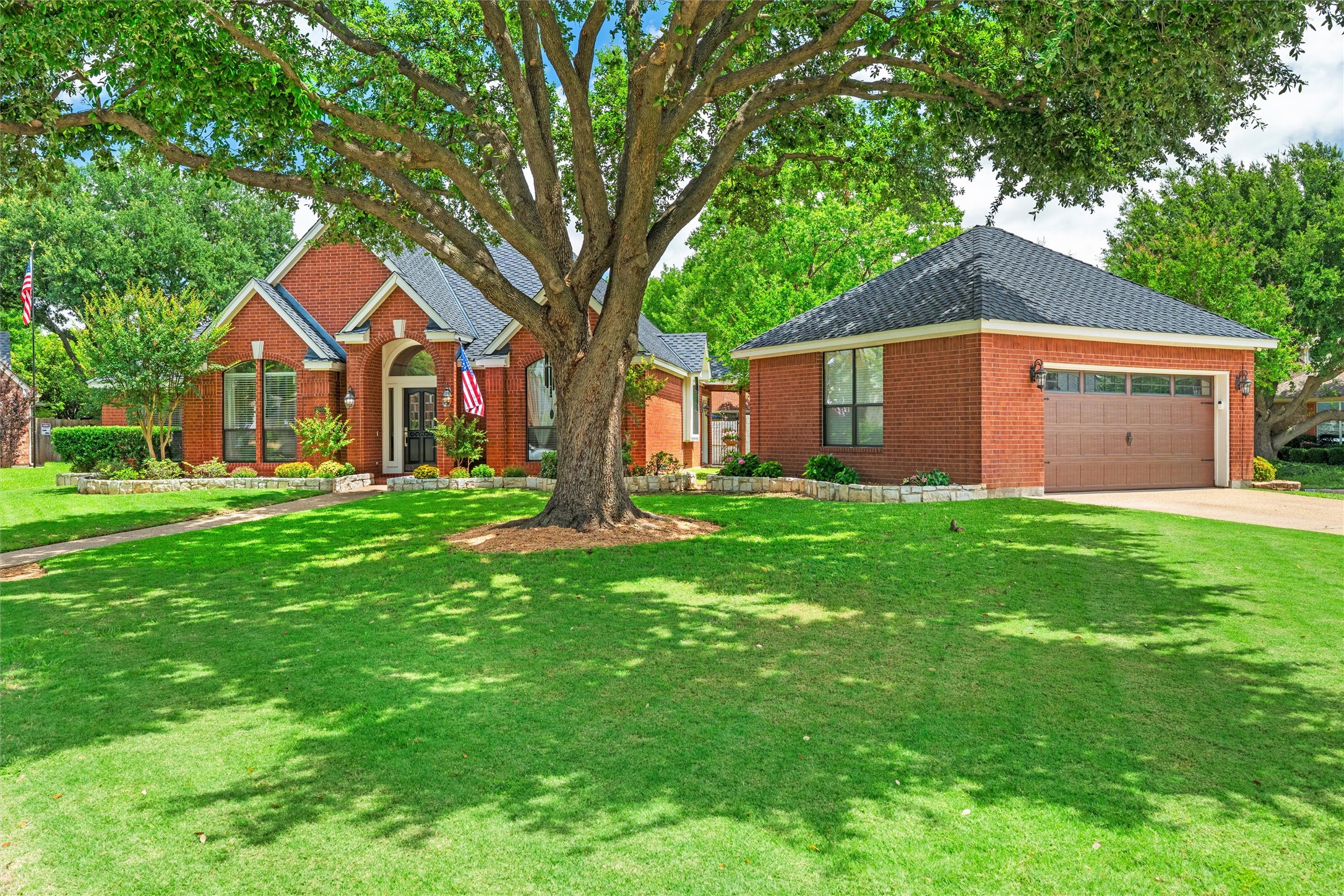 2007 Hunter Place Court Arlington TX 76006