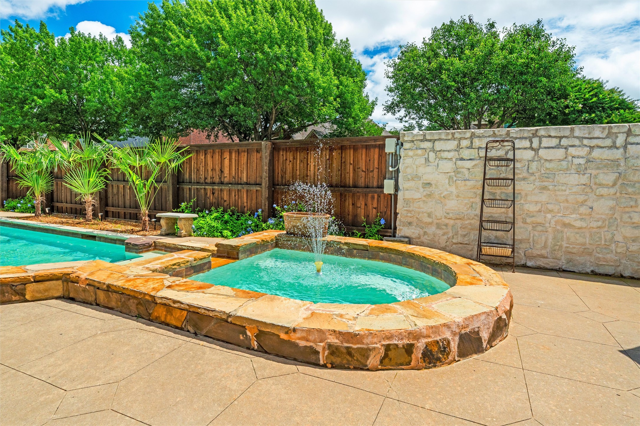 2007 Hunter Place Court Arlington TX 76006