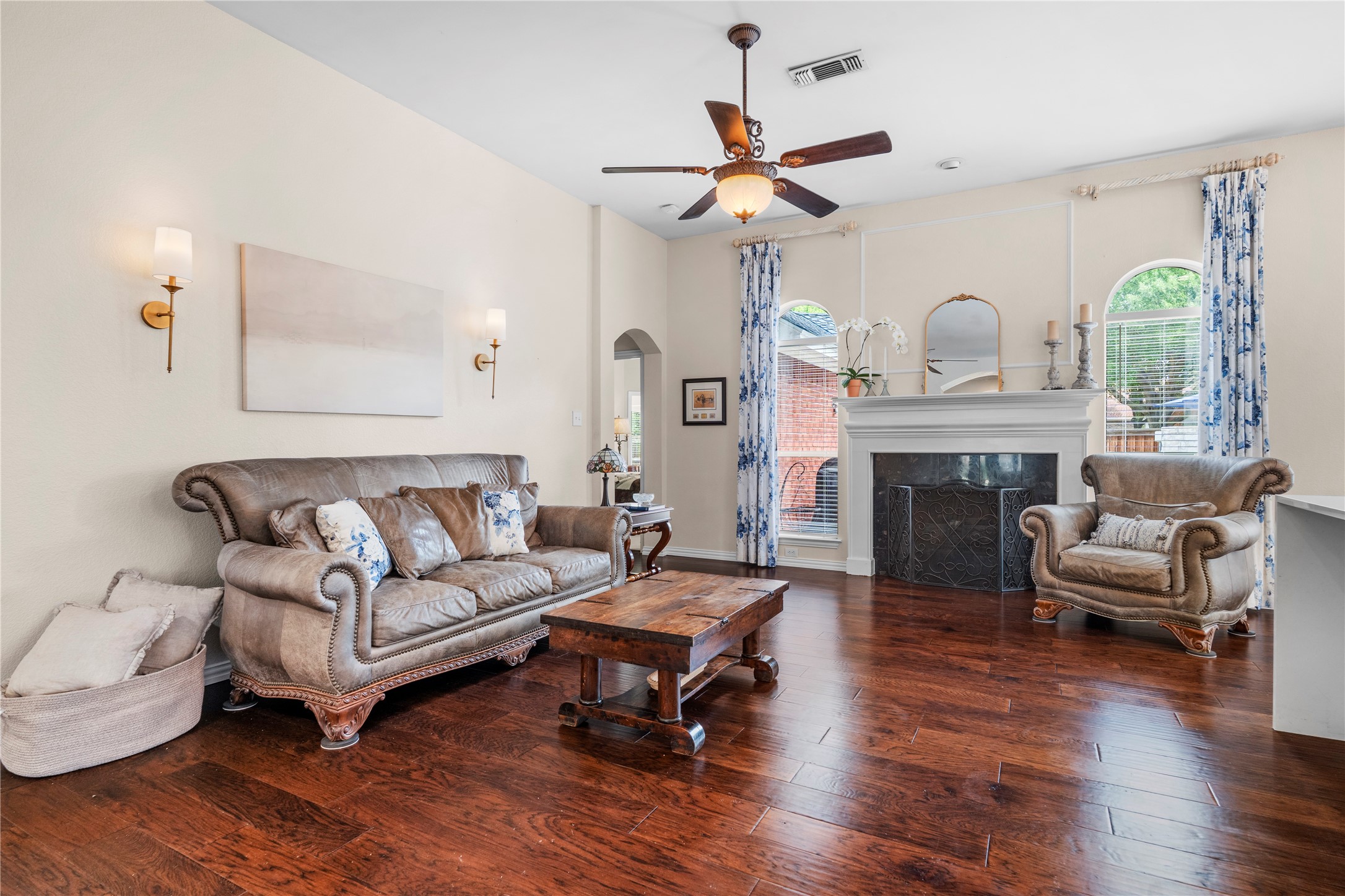 2007 Hunter Place Court Arlington TX 76006