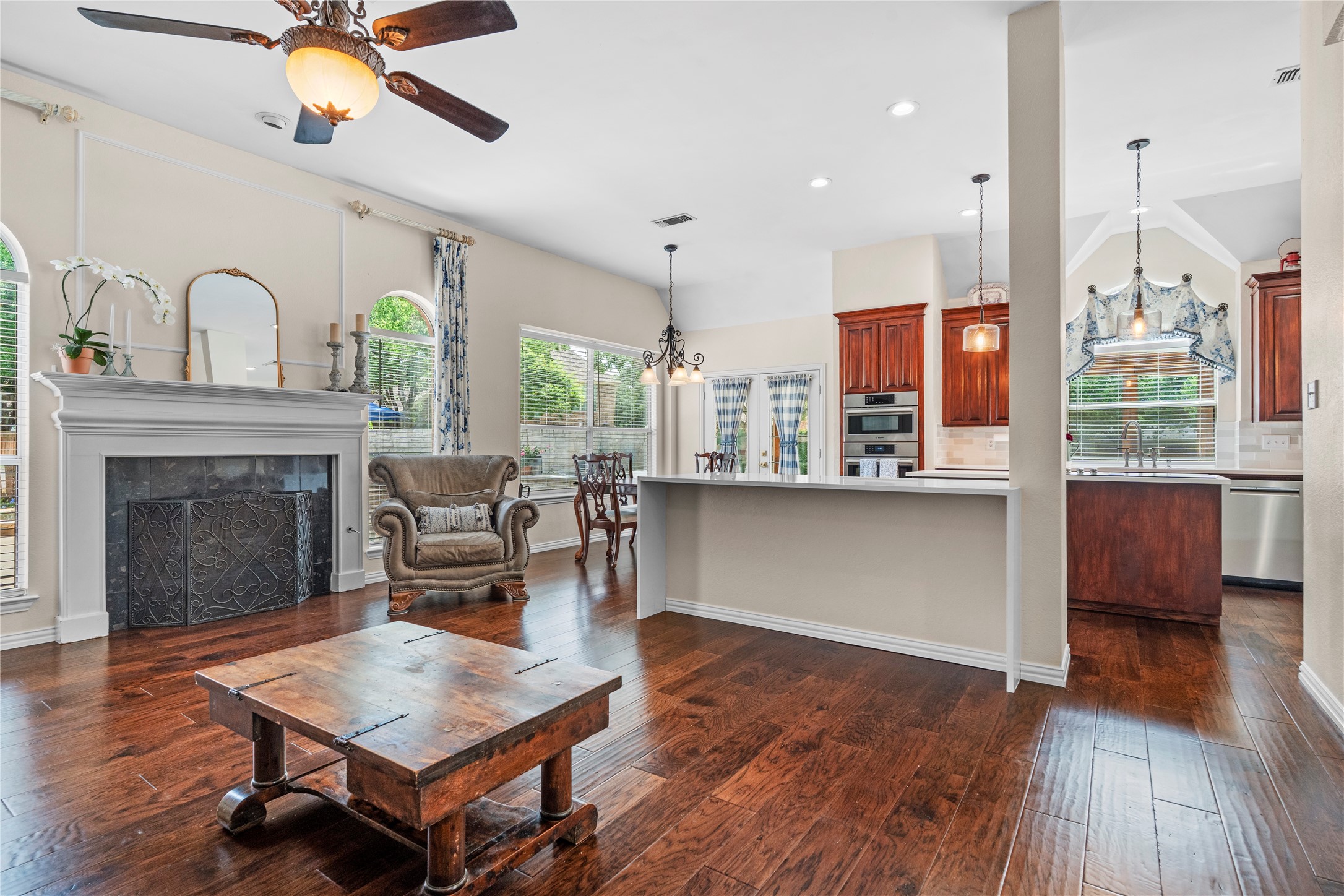 2007 Hunter Place Court Arlington TX 76006