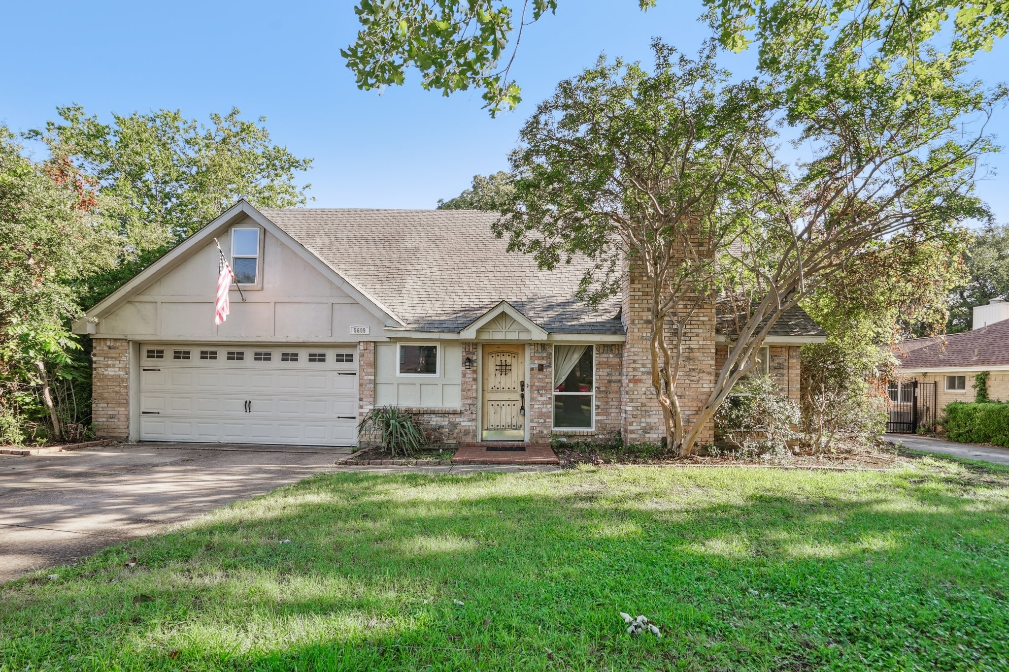 5609 Oak Brook Road Arlington TX 76016