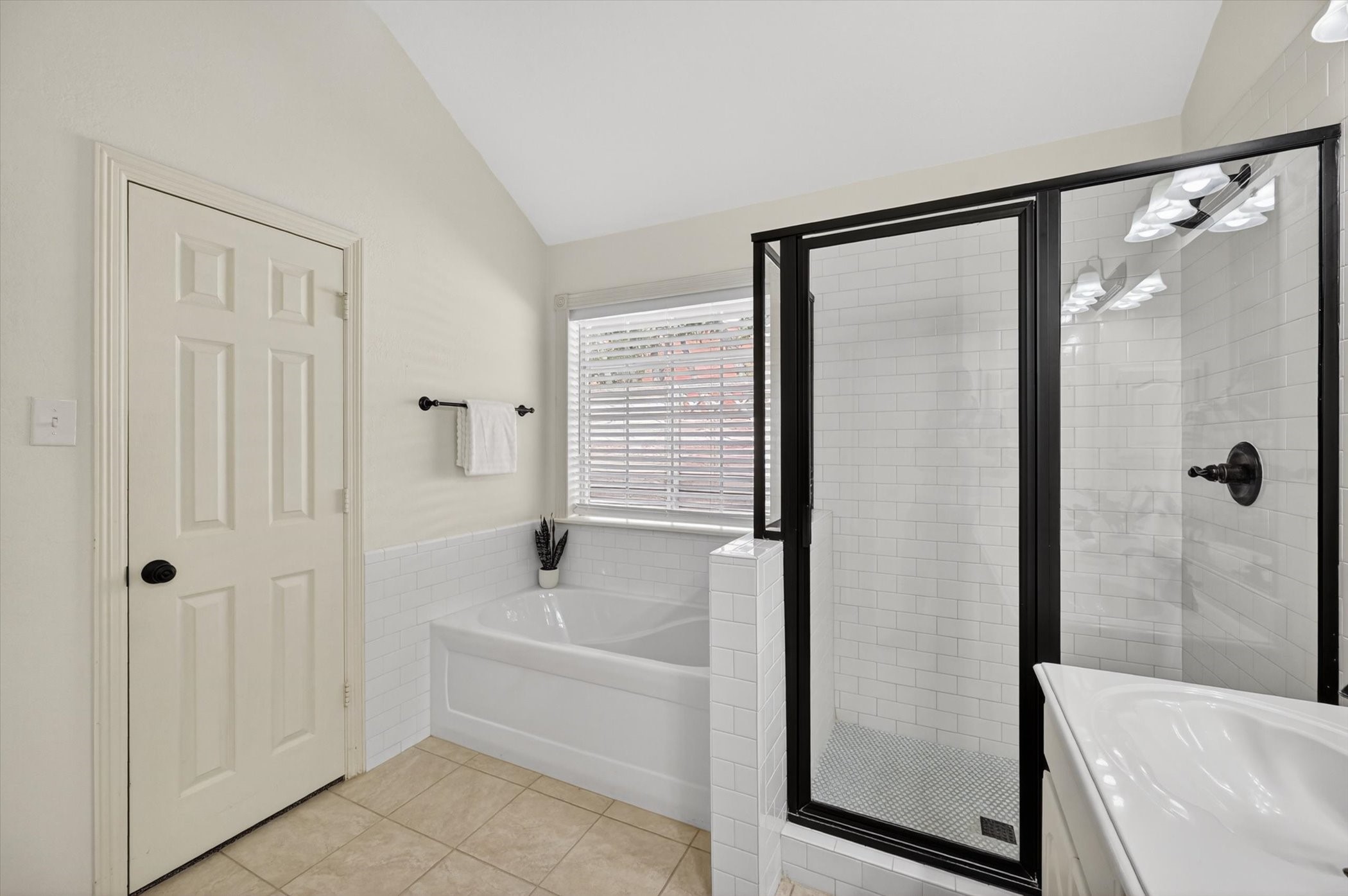 2212 Tiffany Glenn Court Bedford TX 76021