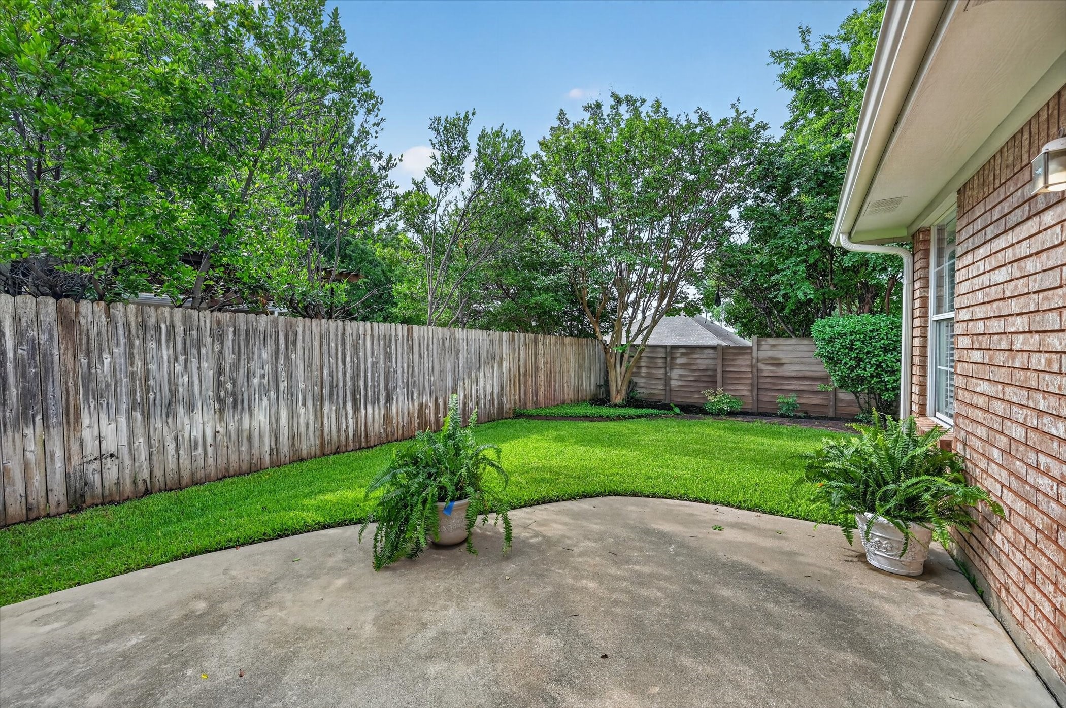 2212 Tiffany Glenn Court Bedford TX 76021