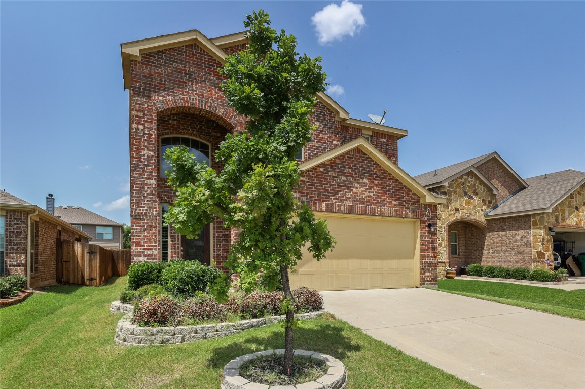 8805 Tenderfoot Lane Aubrey TX 76227