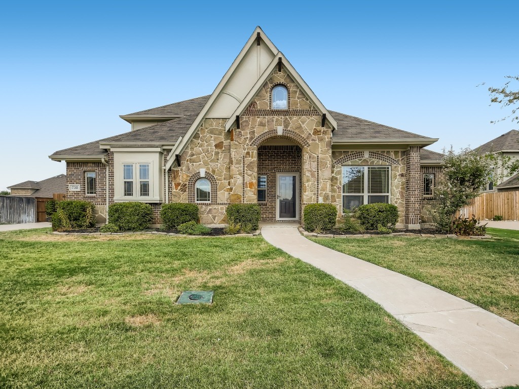 738 Lost Pine Drive Midlothian TX 76065