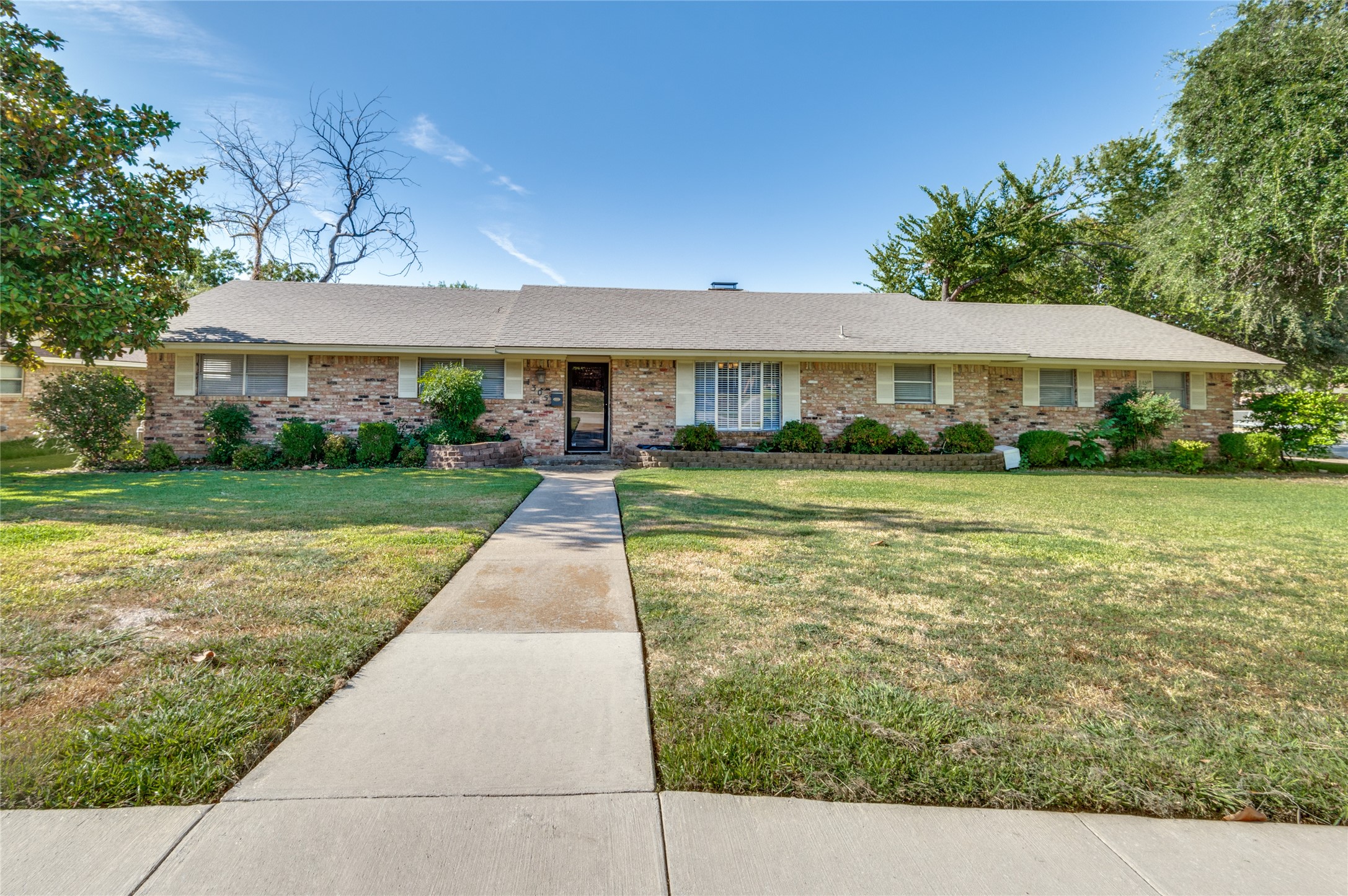 1305 Capetown Drive Grand Prairie TX 75050