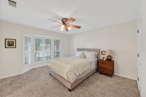 2105 Meadow Lane Grand Prairie TX 75050