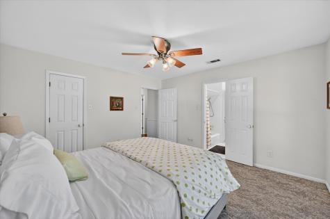 2105 Meadow Lane Grand Prairie TX 75050