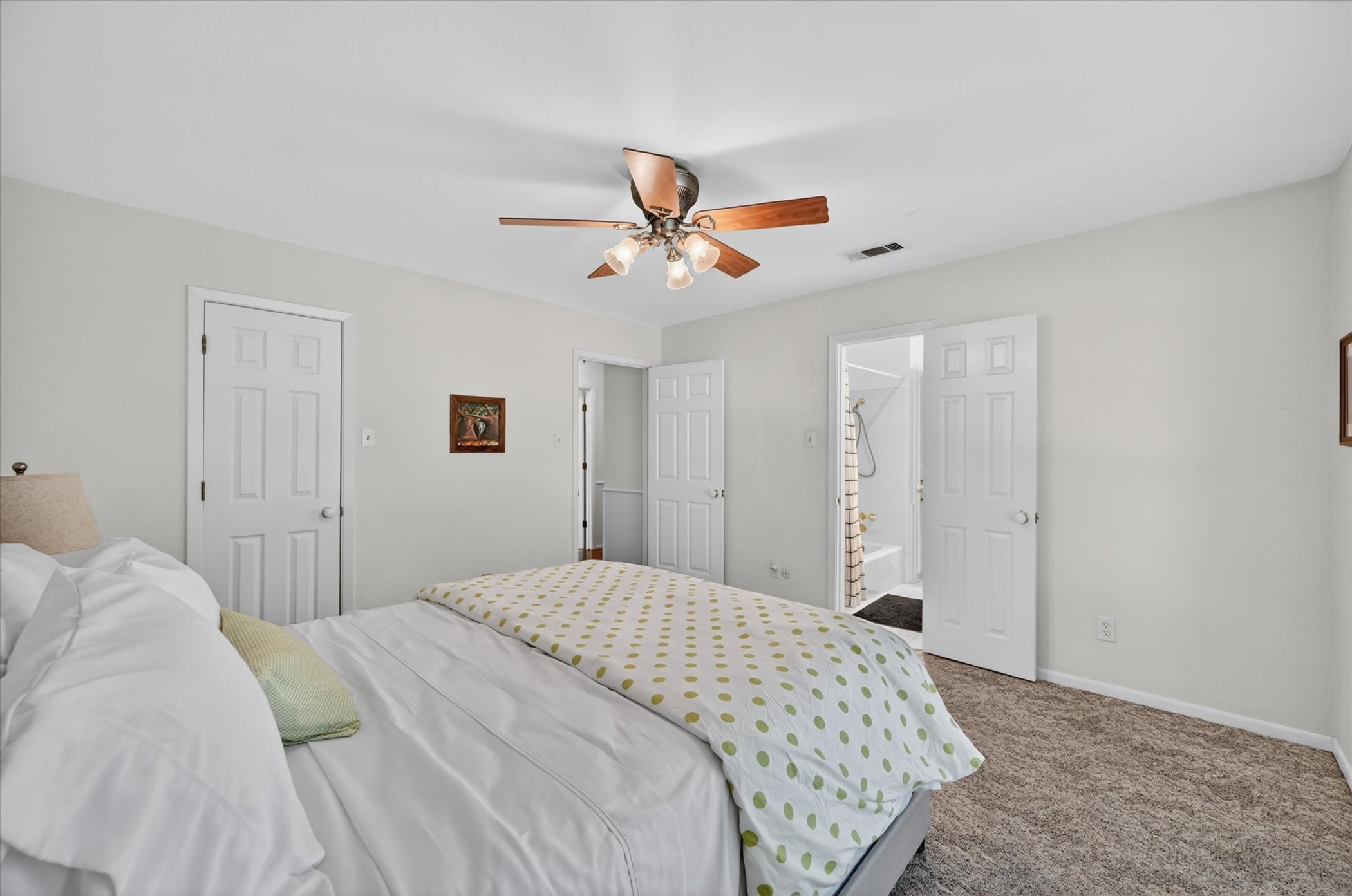2105 Meadow Lane Grand Prairie TX 75050