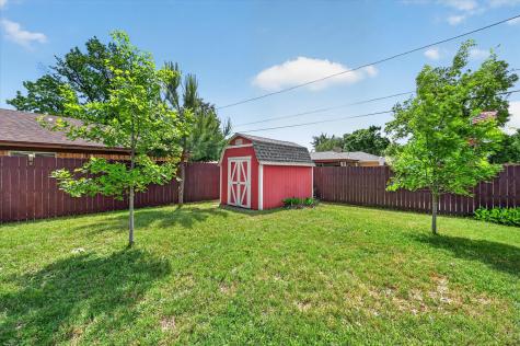 2105 Meadow Lane Grand Prairie TX 75050