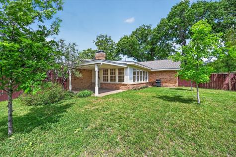 2105 Meadow Lane Grand Prairie TX 75050