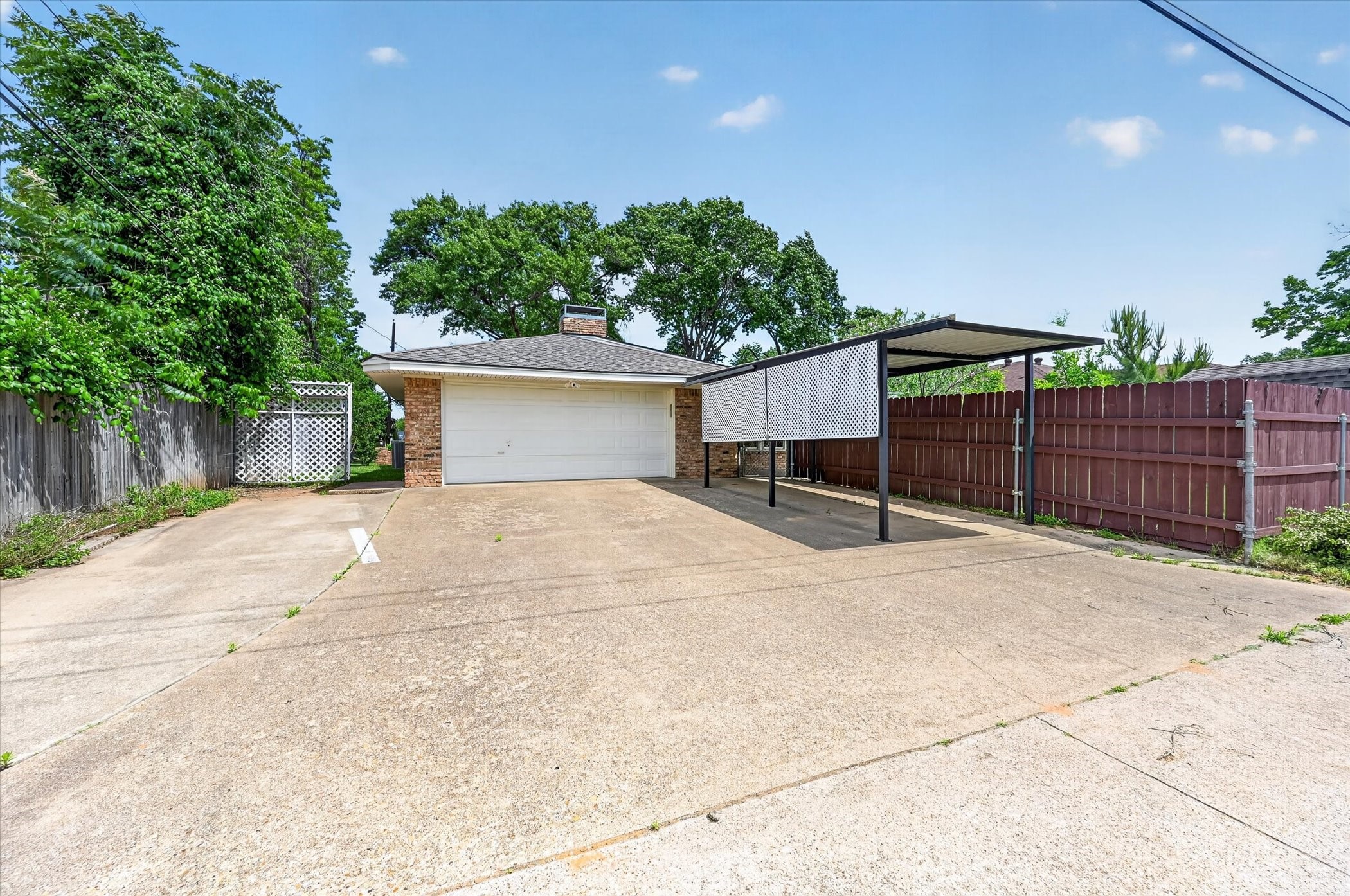 2105 Meadow Lane Grand Prairie TX 75050