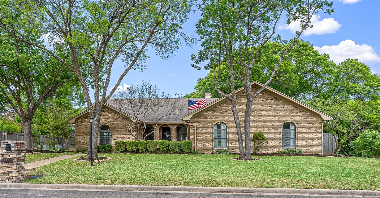 10006 Forest View Drive Woodway TX 76712