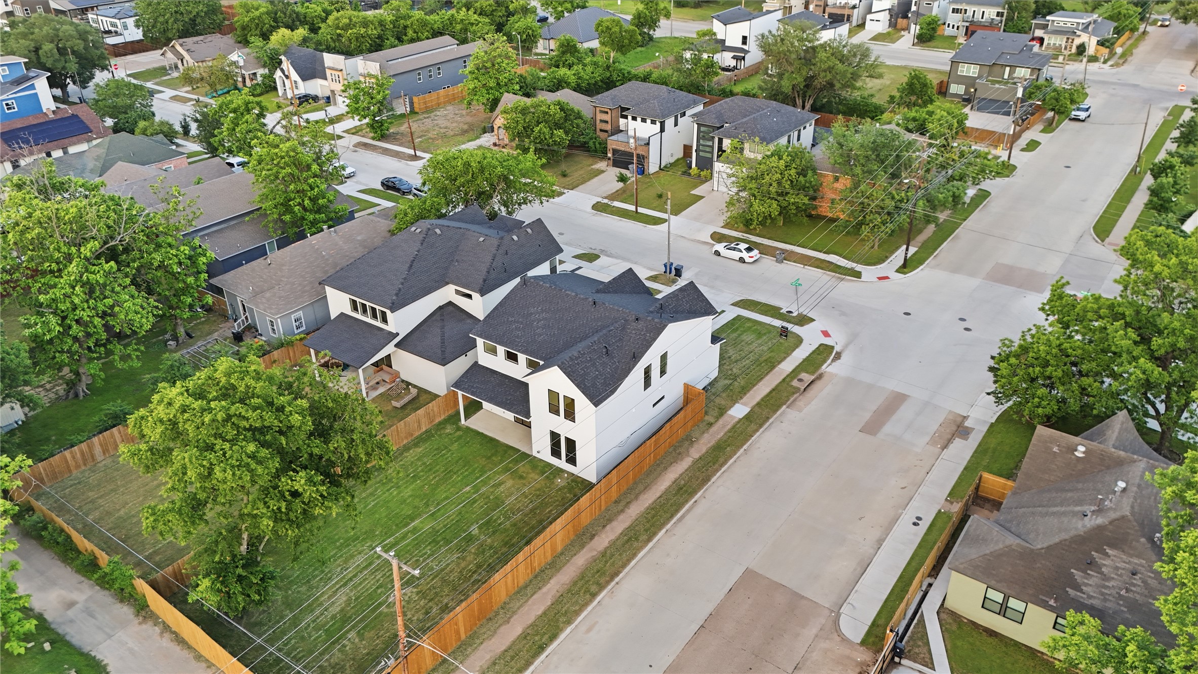 2401 Peabody Avenue Dallas TX 75215