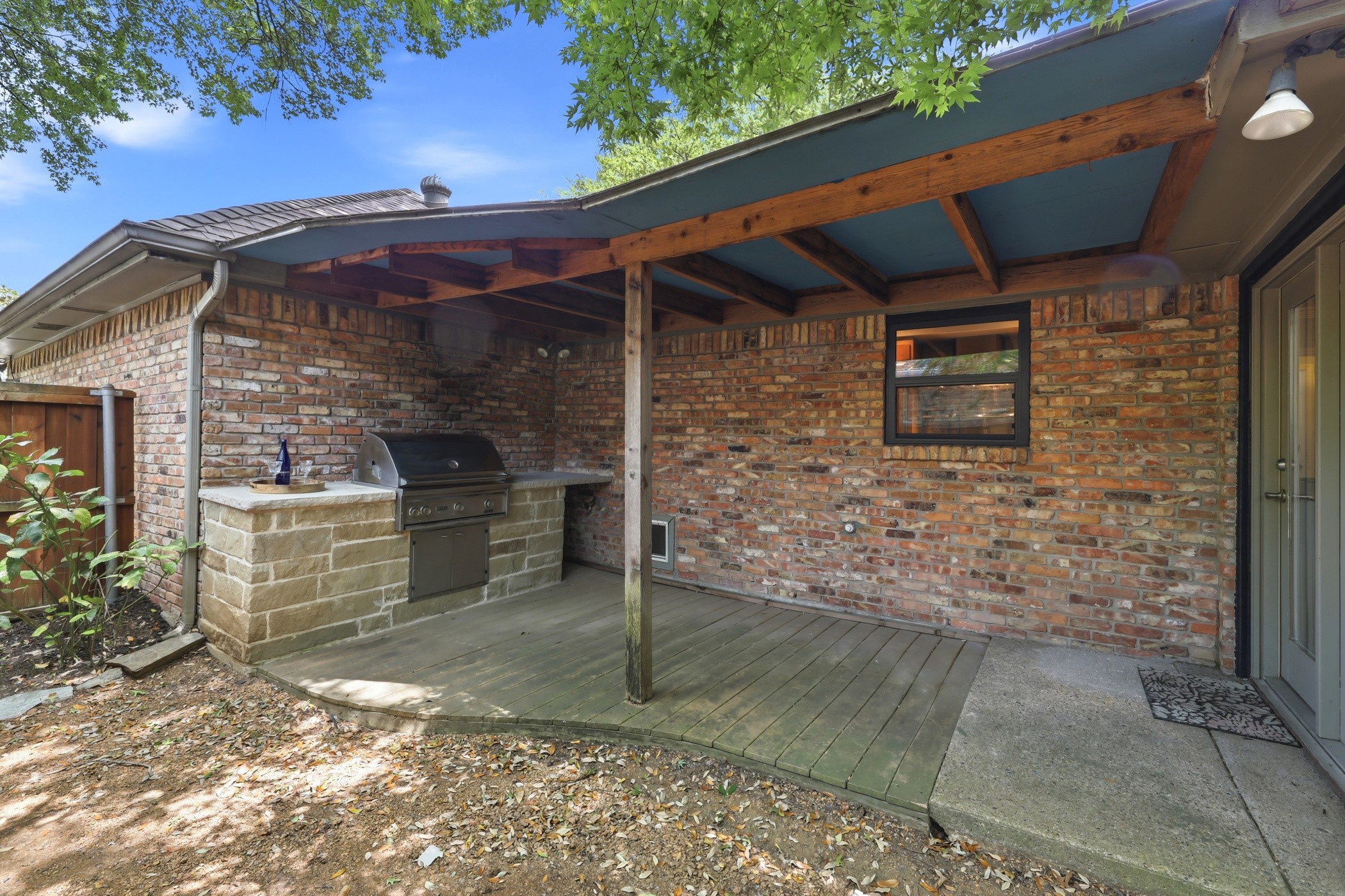 8710 Sanshire Avenue Dallas TX 75231
