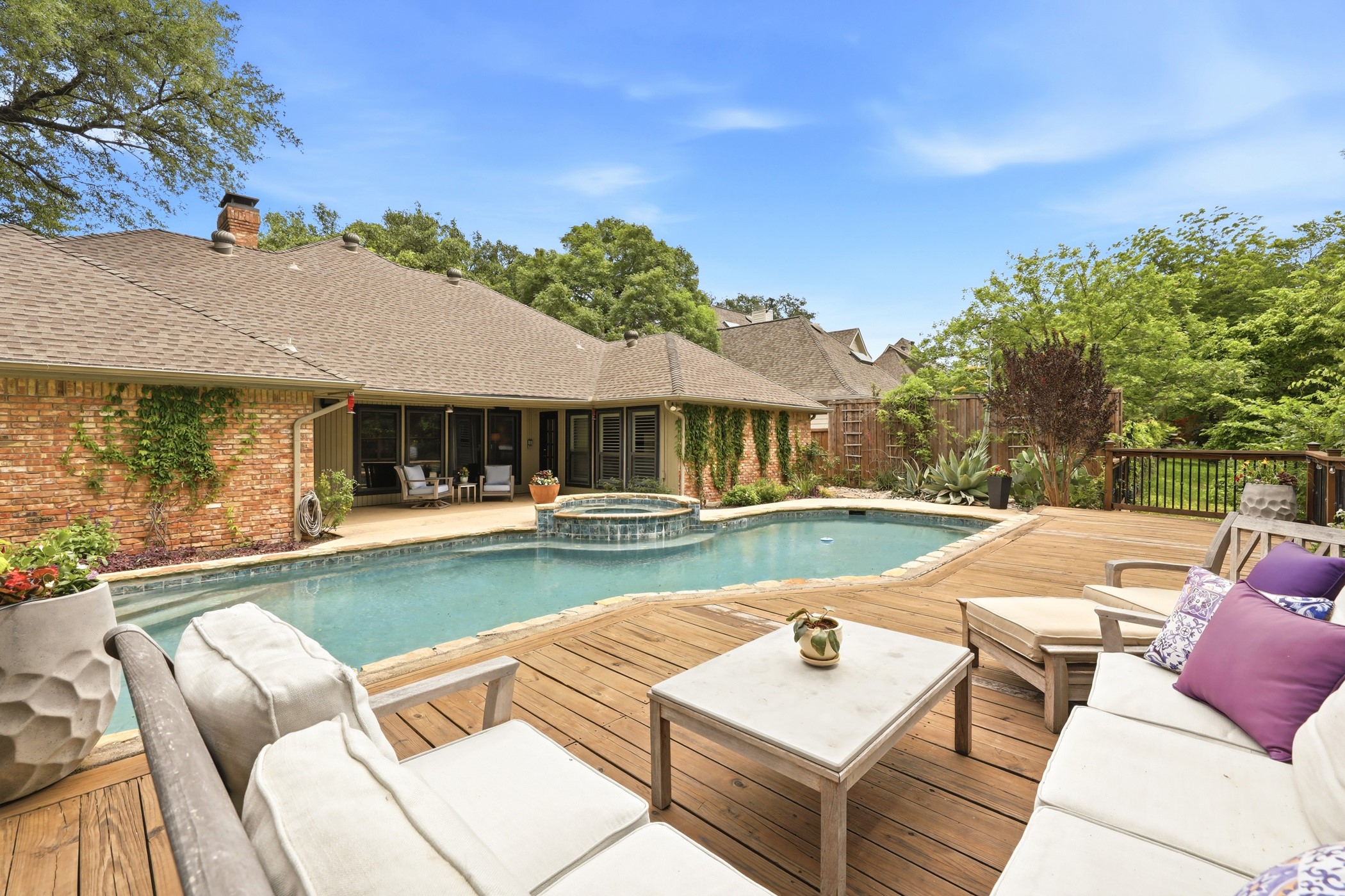 8710 Sanshire Avenue Dallas TX 75231