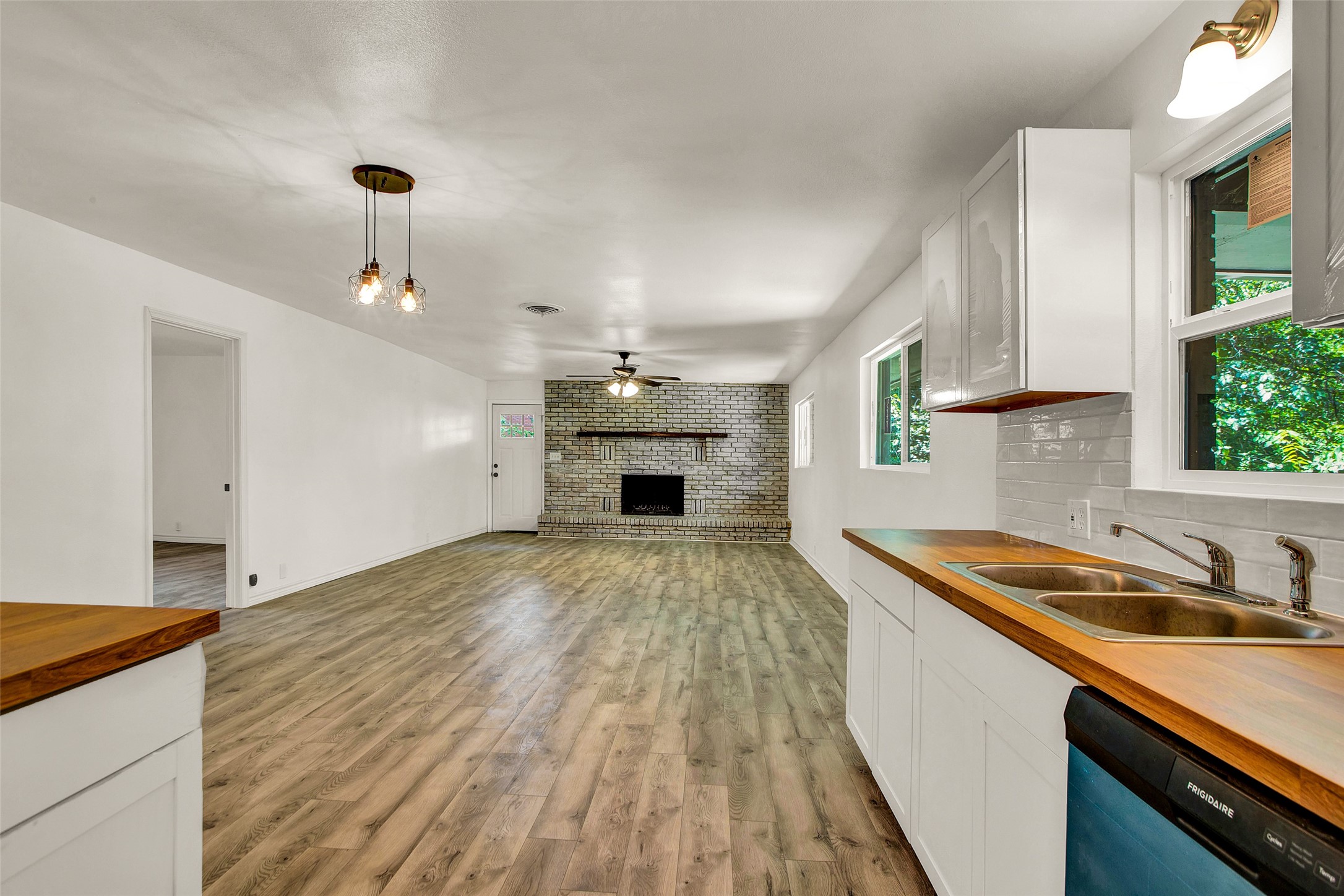 1009 N Clements Street Gainesville TX 76240