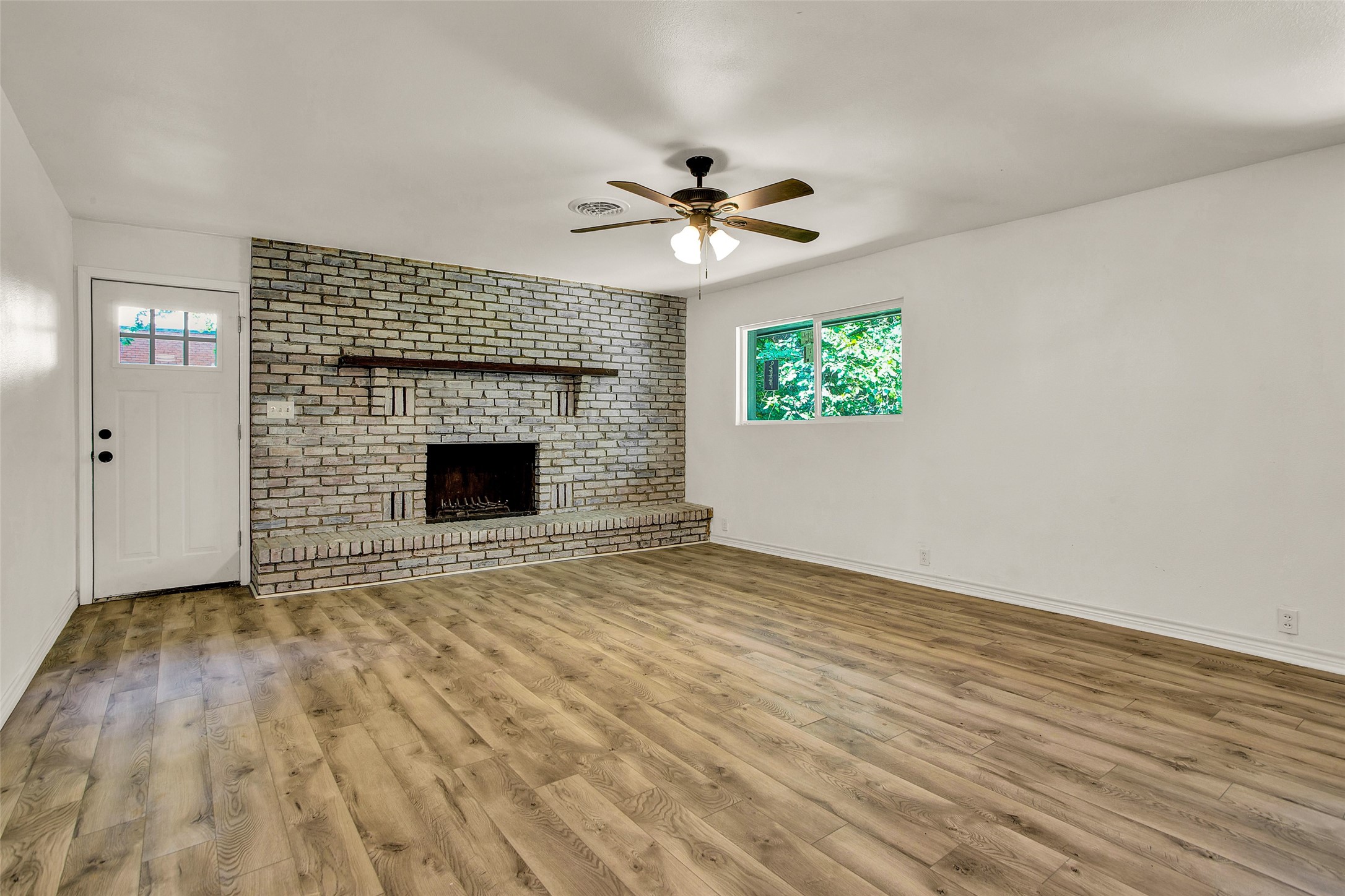1009 N Clements Street Gainesville TX 76240