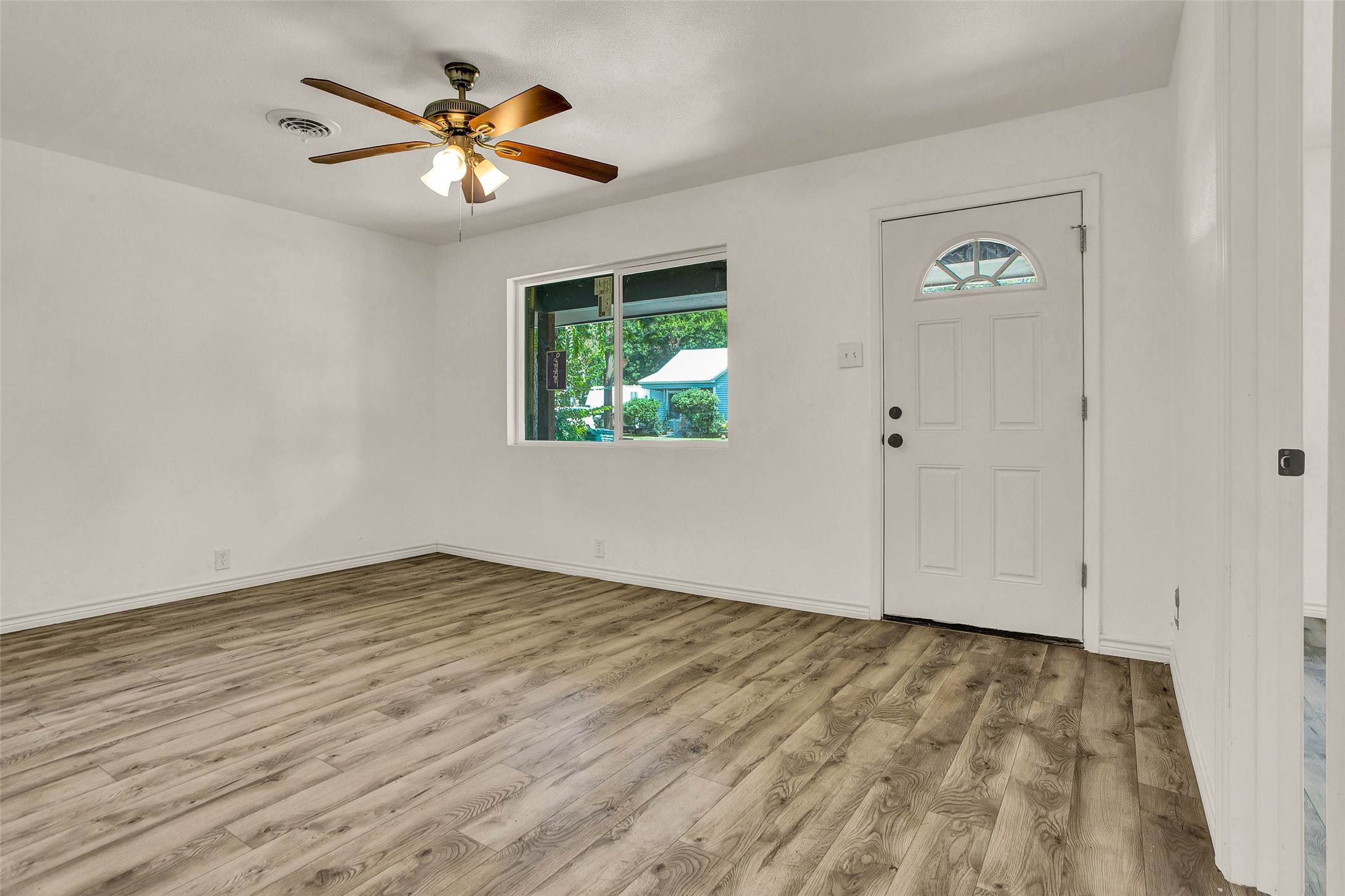 1009 N Clements Street Gainesville TX 76240