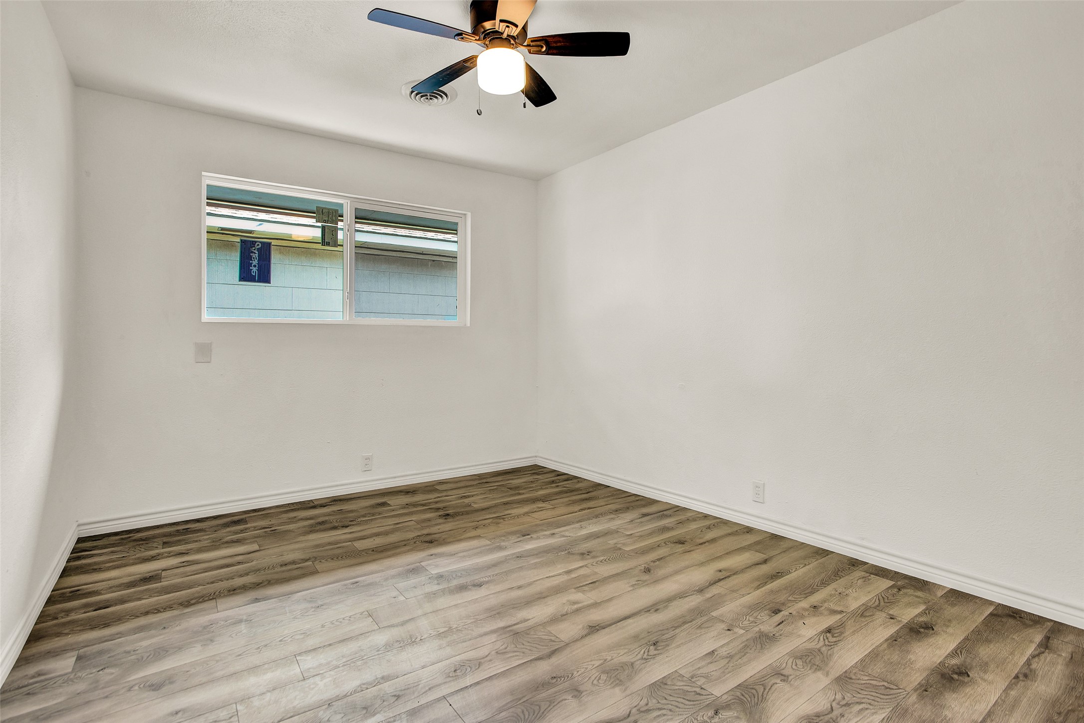 1009 N Clements Street Gainesville TX 76240