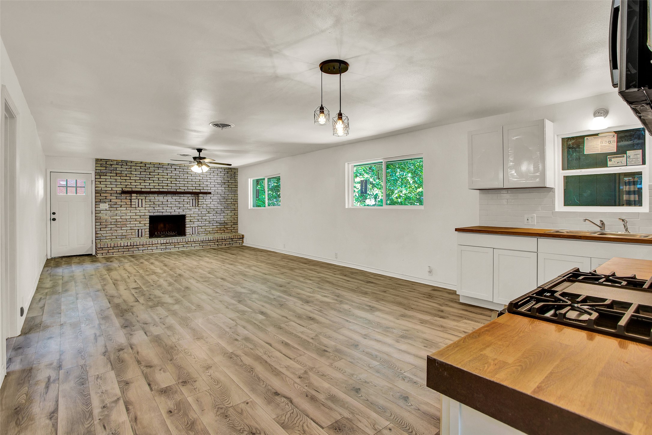 1009 N Clements Street Gainesville TX 76240