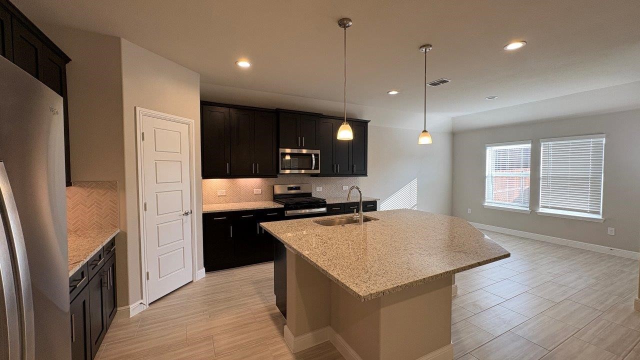 4131 Cornerstone Circle Granbury TX 76048