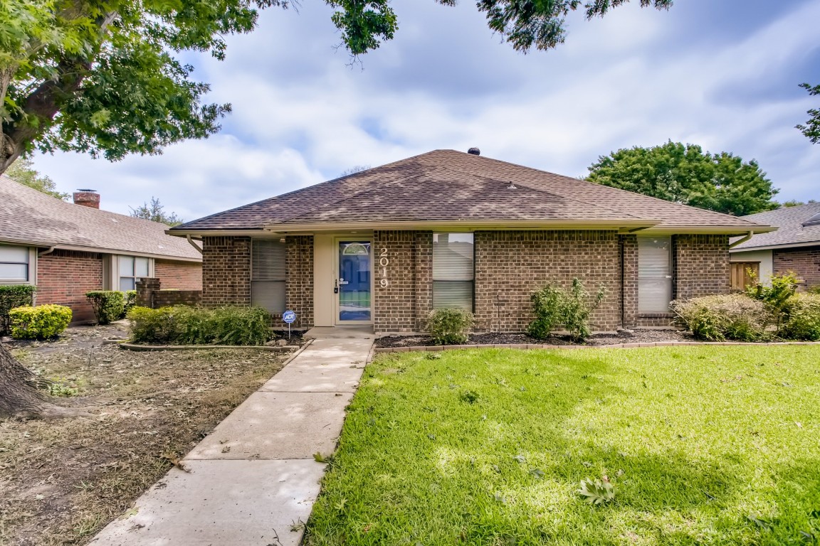 2019 Espinosa Drive Carrollton TX 75010