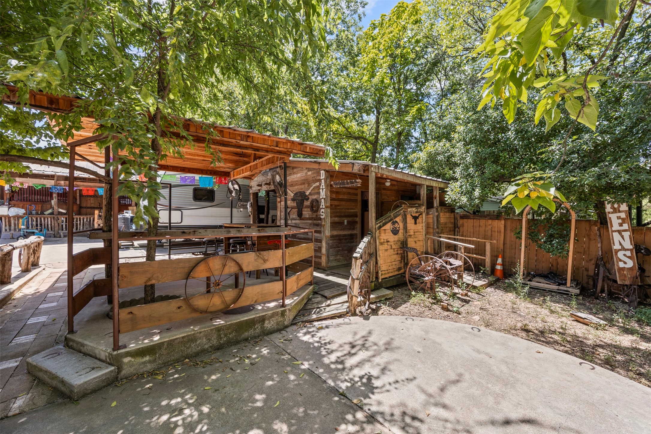1152 Elva Warren Street Fort Worth TX 76115