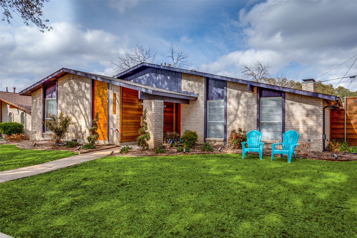 10939 Middle Knoll Drive Dallas TX 75238