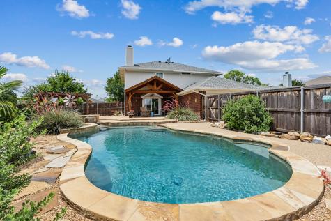 2504 Carrie Lane Sachse TX 75048