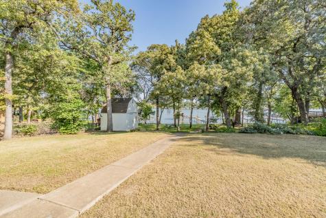 300 Shoreline Drive Azle TX 76020