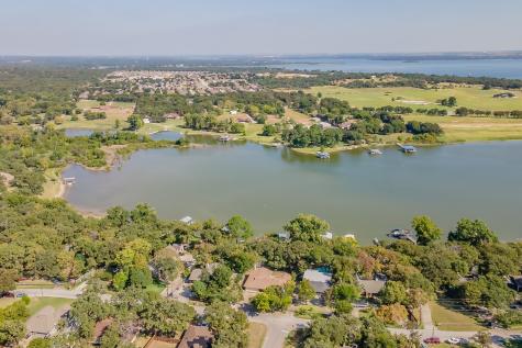 300 Shoreline Drive Azle TX 76020