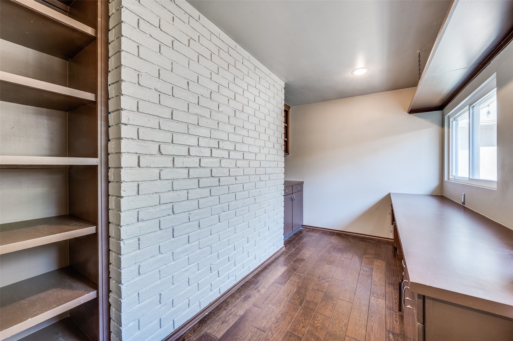3345 Galahad Drive Dallas TX 75229