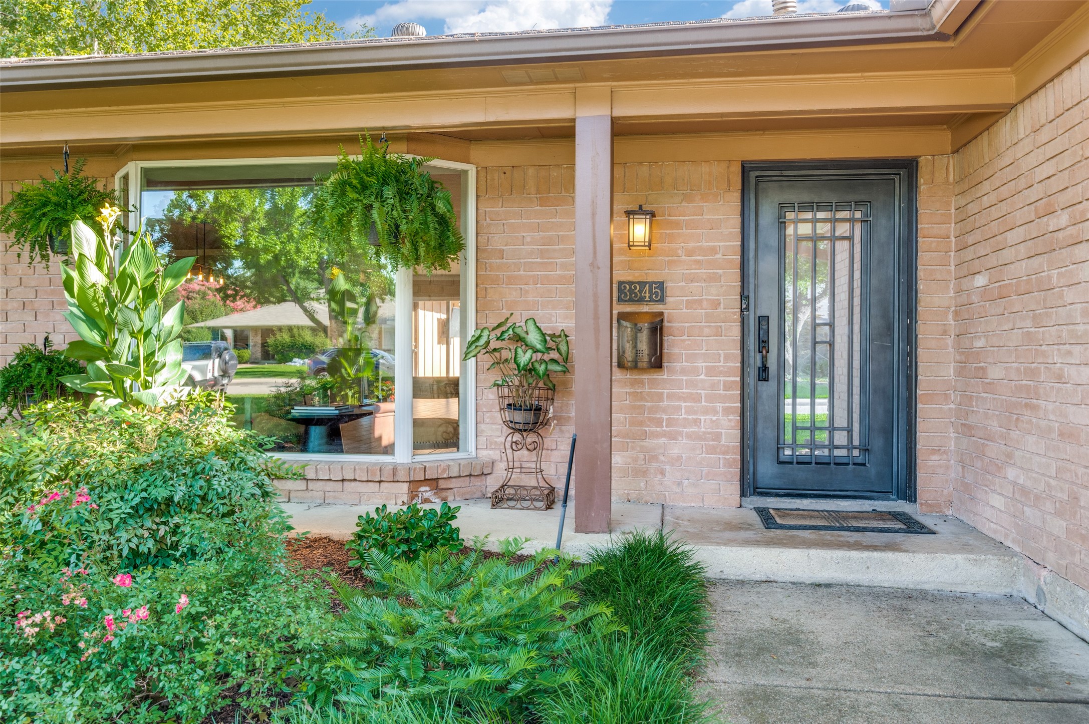 3345 Galahad Drive Dallas TX 75229