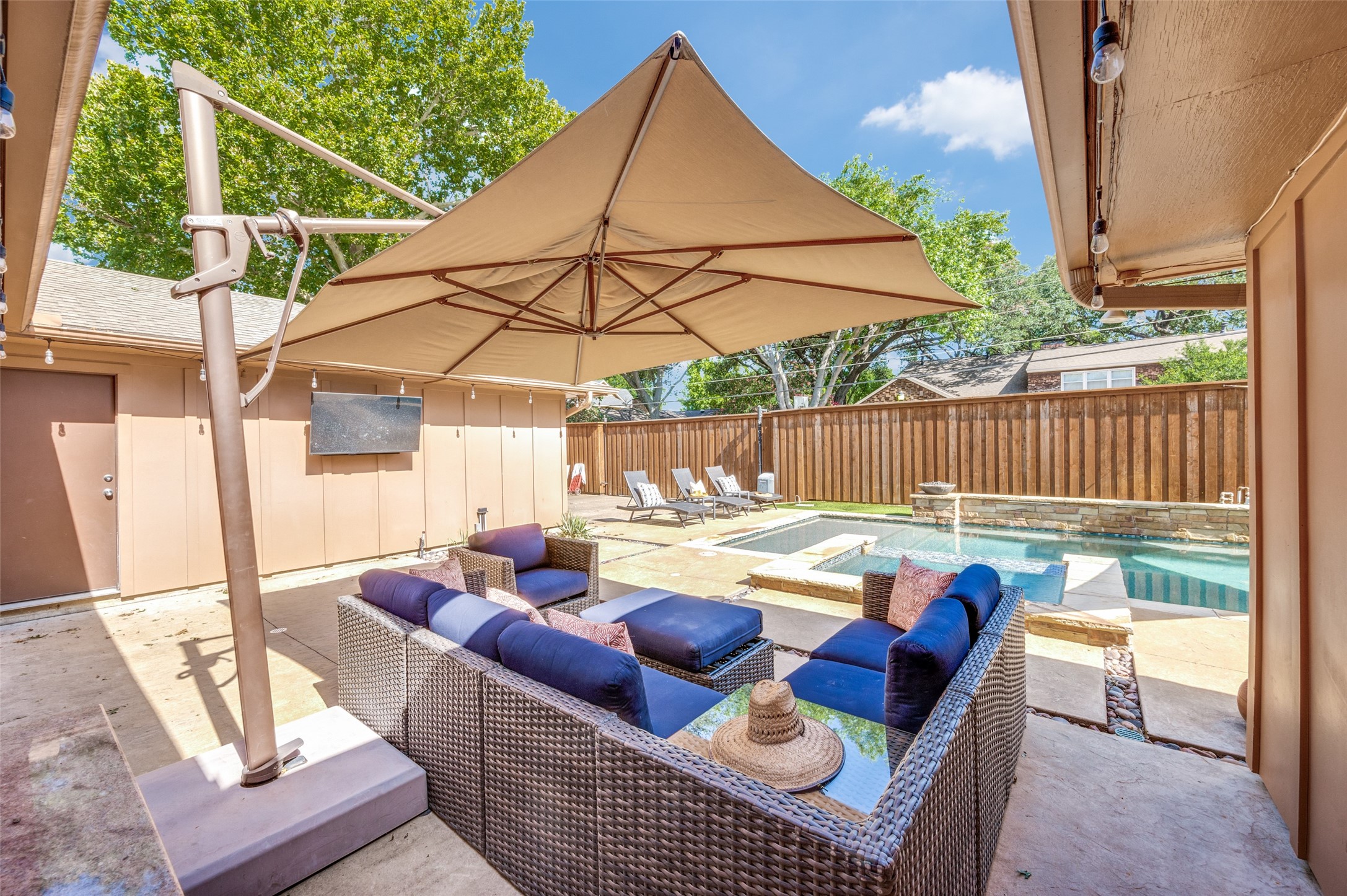 3345 Galahad Drive Dallas TX 75229