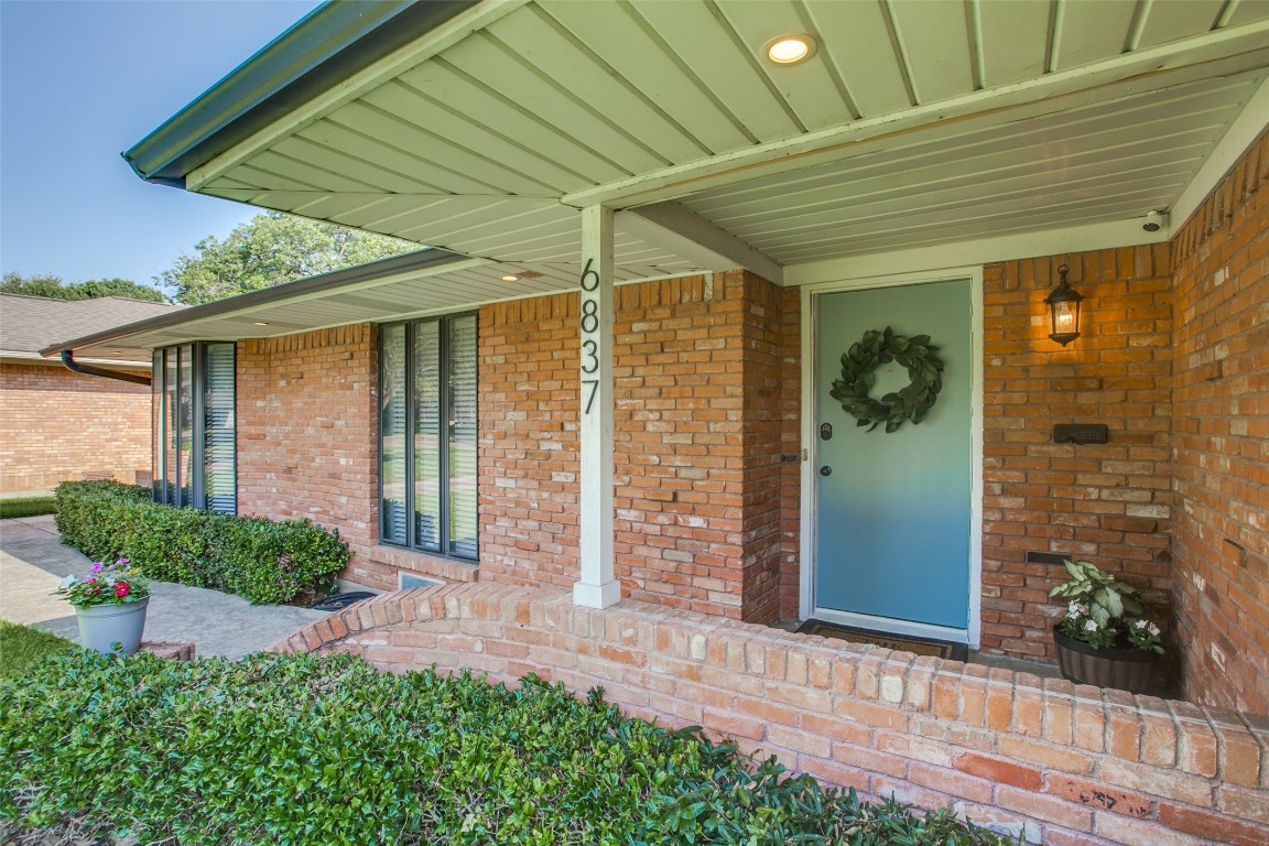 6837 Ravendale Lane Dallas TX 75214