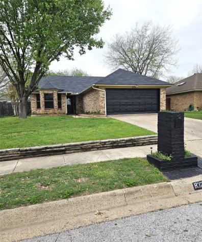 832 Arcadia Street Saginaw TX 76179