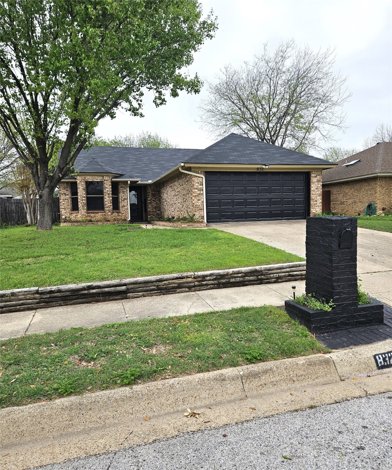 832 Arcadia Street Saginaw TX 76179