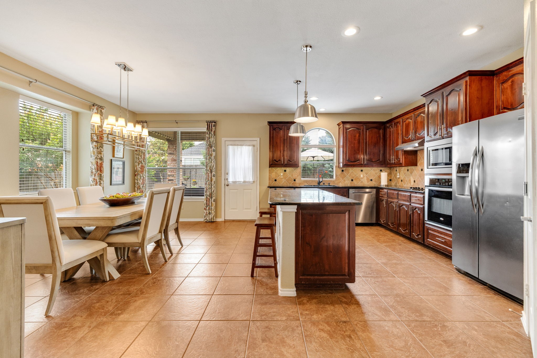 5752 Skinner Way Grand Prairie TX 75052