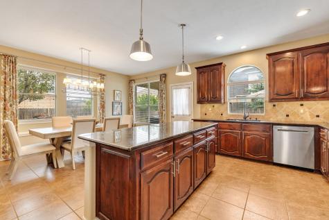 5752 Skinner Way Grand Prairie TX 75052