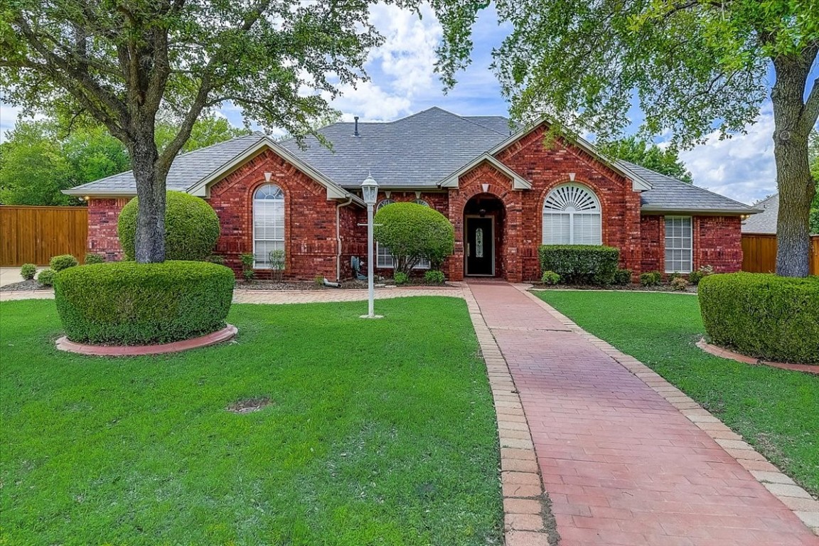 2 Savoy Court Mansfield TX 76063
