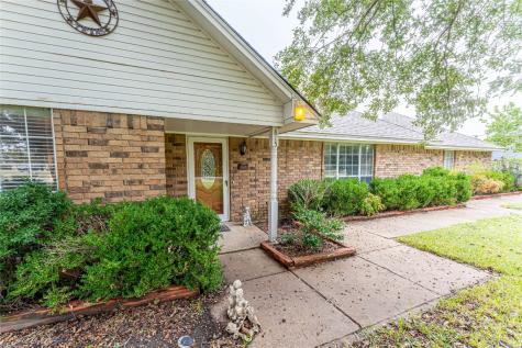 815 Shady Brook Lane Red Oak TX 75154
