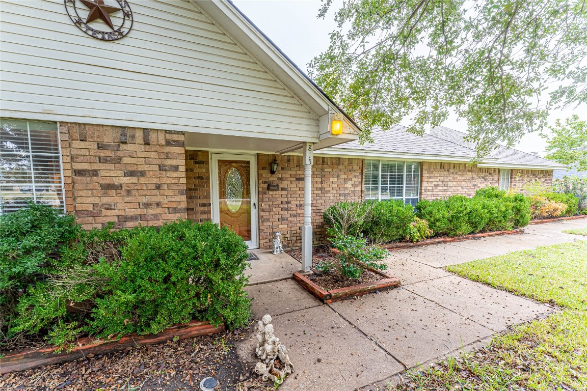 815 Shady Brook Lane Red Oak TX 75154