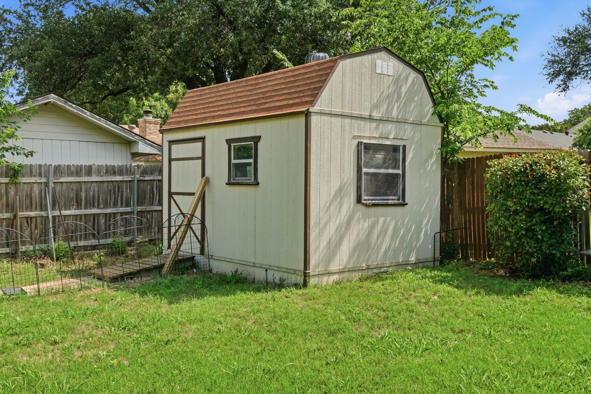 6713 Starnes Road North Richland Hills TX 76182