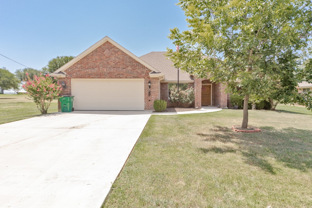 209 Lakeview Drive Runaway Bay TX 76426