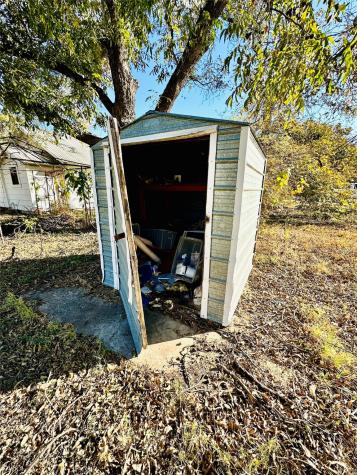 517 N Ave D Cross Plains TX 76443
