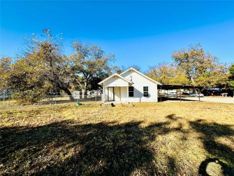 517 N Ave D Cross Plains TX 76443