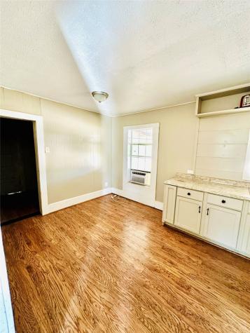 517 N Ave D Cross Plains TX 76443