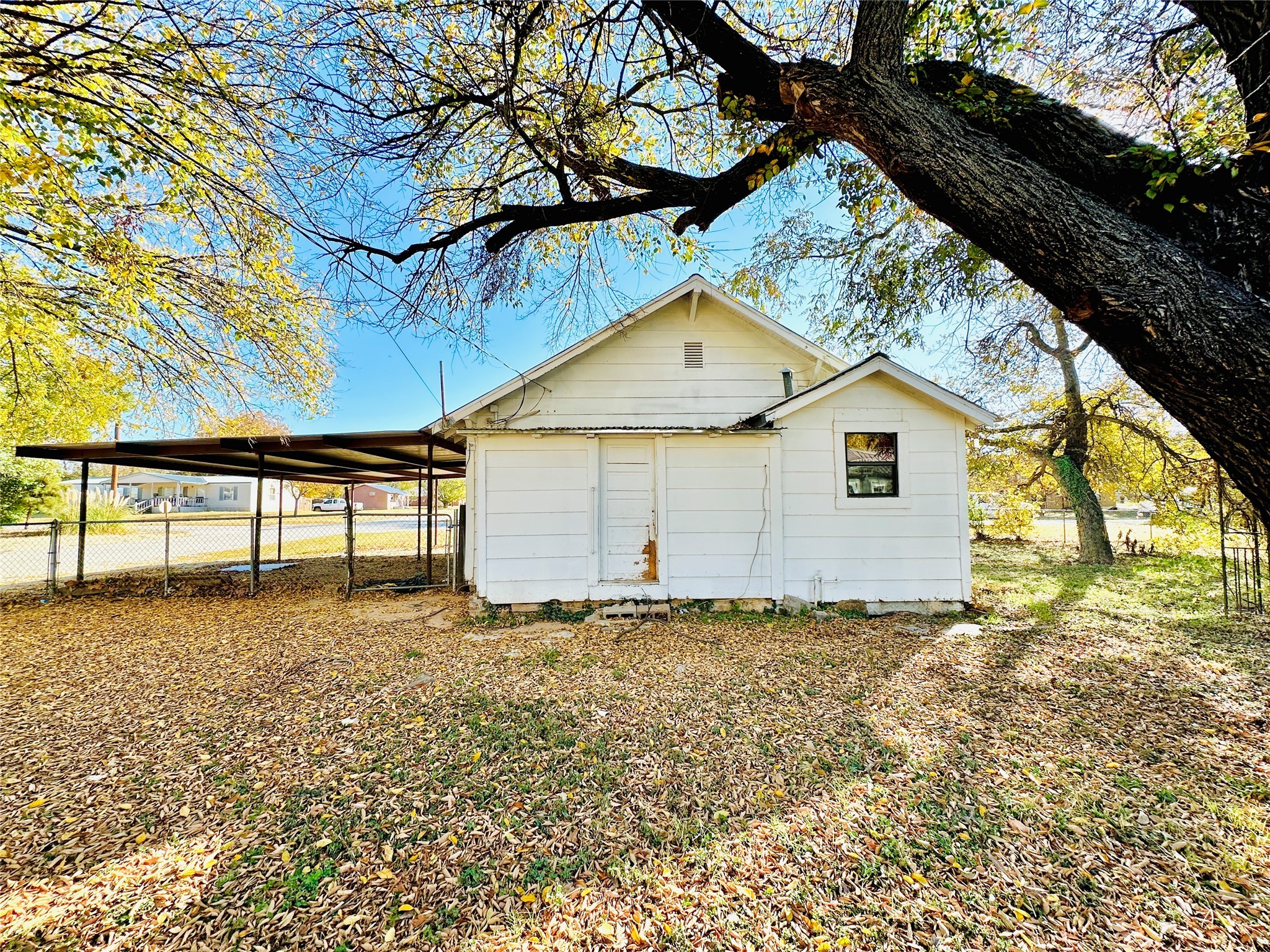 517 N Avenue D Cross Plains TX 76443