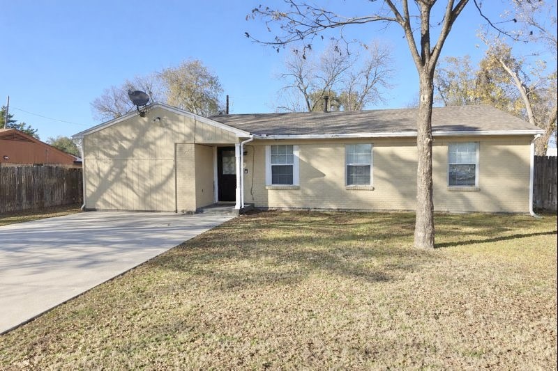 705 Glynn Oaks Drive Arlington TX 76010